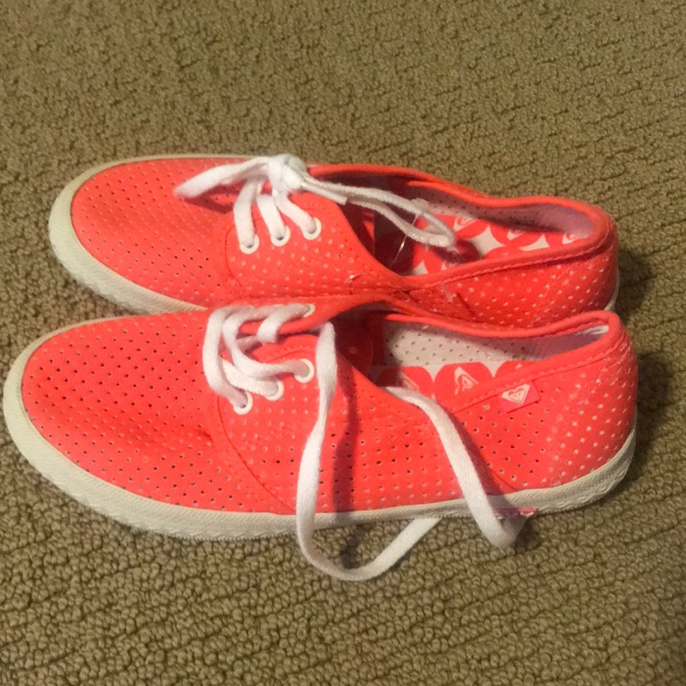 Women’s Roxy shoes - Picture 2 of 3